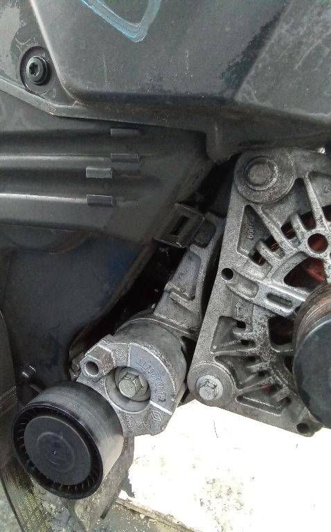 кронштейн генератора Renault Megane 3 поколение 2008, 1.5 л., дизель, МКПП, 8200669495