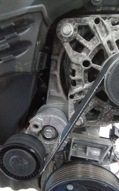 кронштейн генератора Dacia Duster 1 поколение 2012, 1.5 л., дизель, МКПП, 8200669494