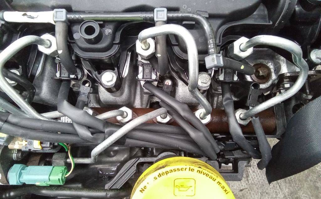 топливная рампа Dacia Sandero 1 поколение 2011, 1.5 л., дизель, МКПП, 8200669695