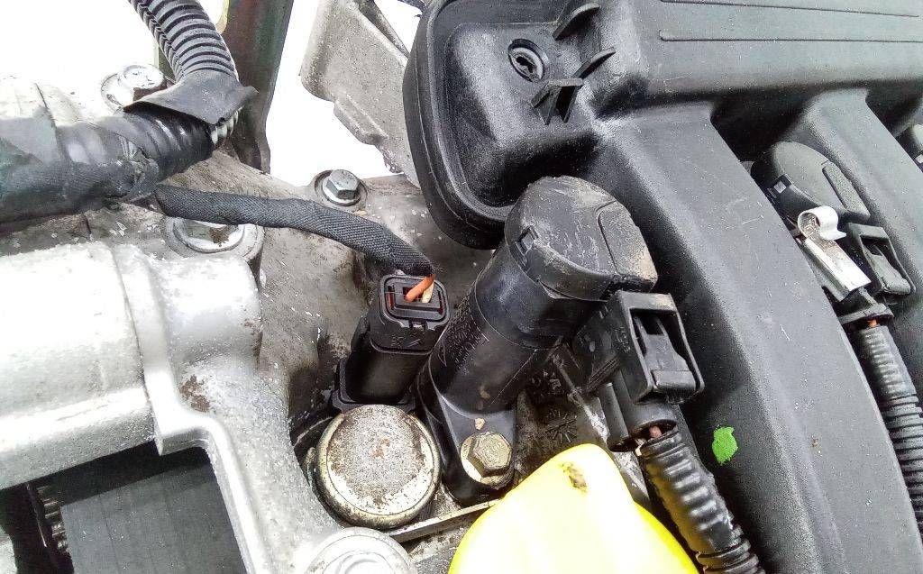 катушка зажигания Renault Laguna 2 поколение 2002, 1.8 л., бензин, МКПП, 7700875000