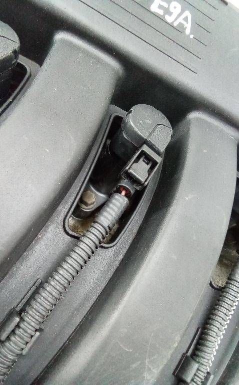 катушка зажигания Renault Laguna 2 поколение 2002, 1.8 л., бензин, МКПП, 7700875000