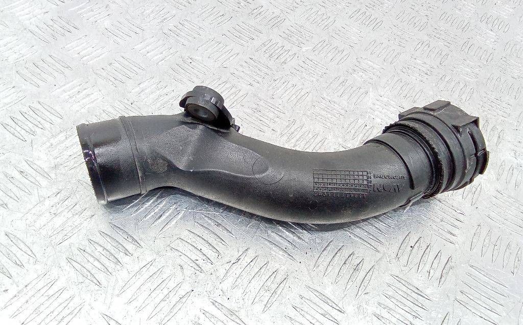 патрубок интеркулера Renault Clio 3 поколение 2009, 8200794203