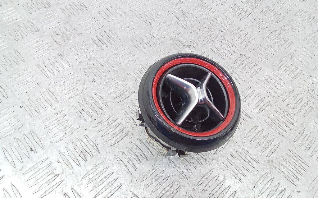 дефлектор обдува салона Mercedes-Benz A-Класс W176 2013, A1768300954