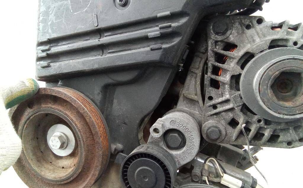 кронштейн генератора Renault Clio 2 поколение [рестайлинг] 2003, 1.5 л., дизель, МКПП, 8200279705