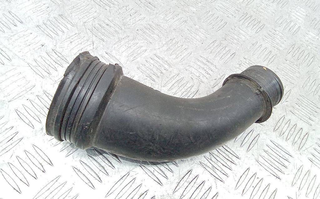 патрубок интеркулера Renault Megane 2 поколение 2004, 1.5 л., дизель, МКПП, 8200217453