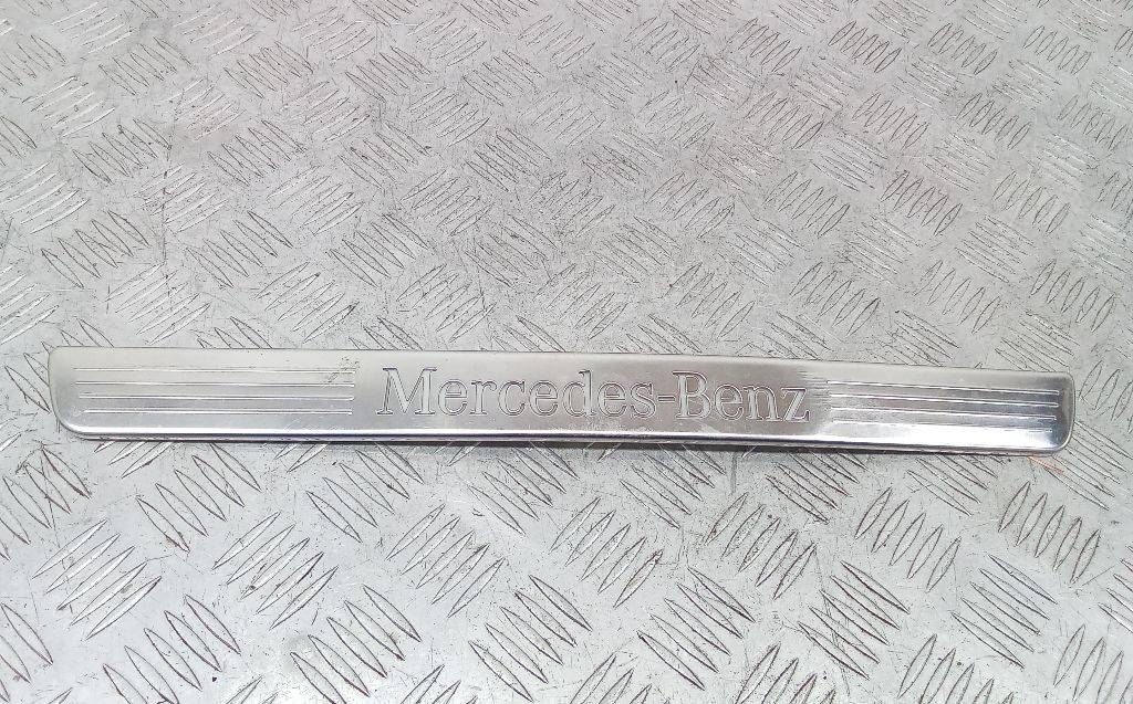 накладка на порог Mercedes-Benz A-Класс W176 2013, A2466800635