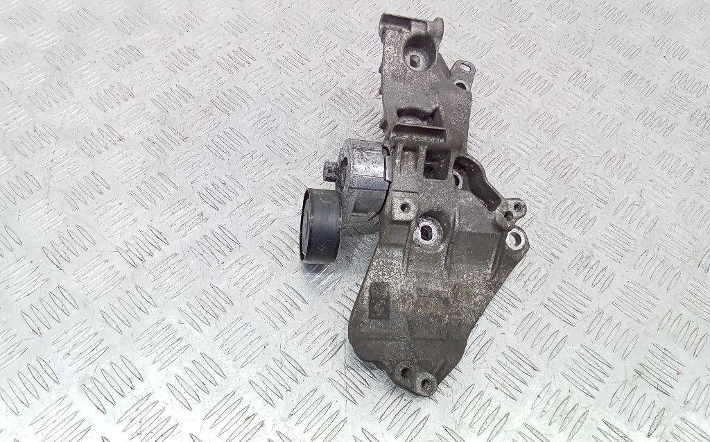 кронштейн генератора Renault Megane 3 поколение 2008, 1.5 л., дизель, МКПП, 8200669495