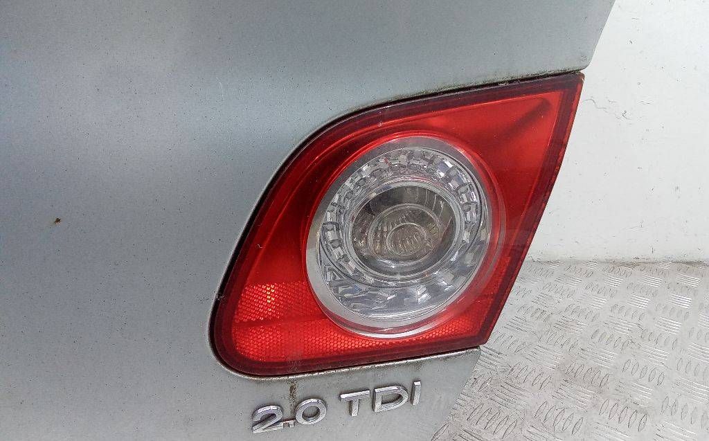 фонарь крышки багажника правый Volkswagen Passat B6 2007, седан