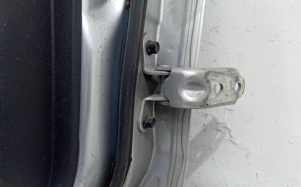 петля двери Hyundai i30 1 поколение 2008