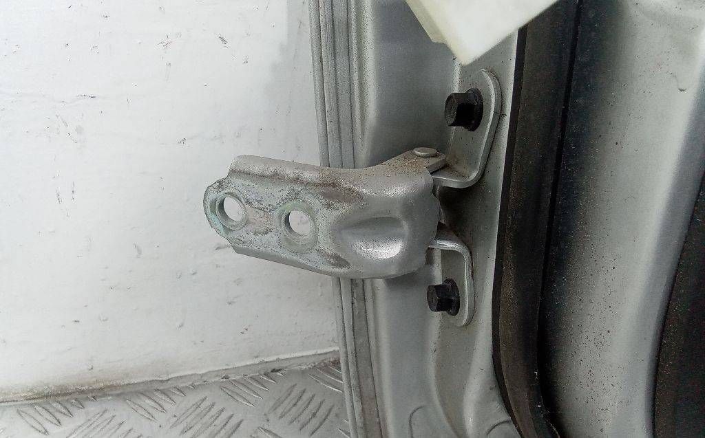 петля двери Hyundai i30 1 поколение 2008