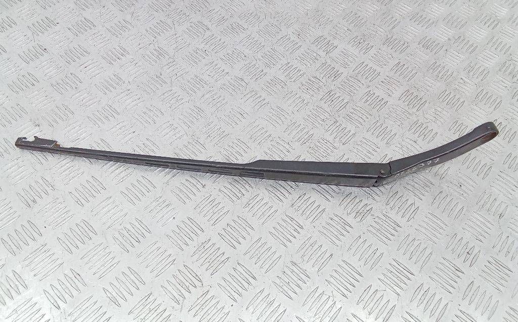 щеткодержатель (поводок стеклоочистителя, дворник) Audi A6 4F/C6 2006, 1J1941016B