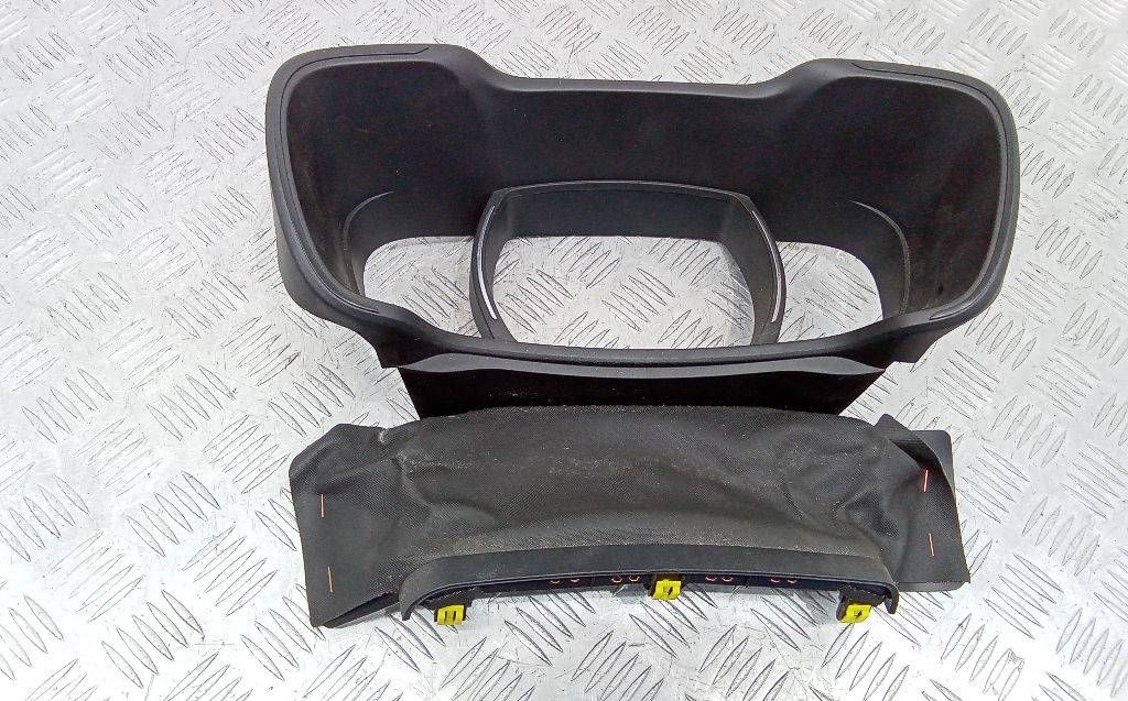 рамка панели приборов Renault Kadjar 1 поколение 2018, 682500431R
