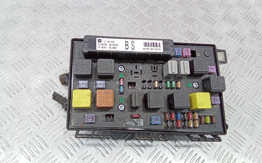 блок предохранителей Opel Astra G 2004, 13145039