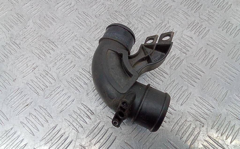 патрубок интеркулера Mercedes-Benz M-Класс W163 [рестайлинг] 2003, A1635011124