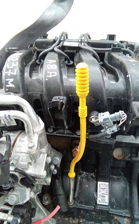 щуп двигателя Renault Clio 3 поколение [рестайлинг] 2014, 1.2 л., бензин, МКПП, 8200255423