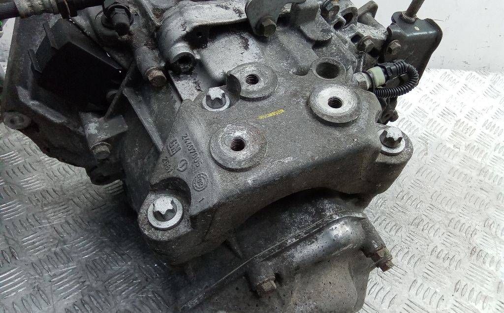 кронштейн КПП Opel Zafira 1 поколение (A) [рестайлинг] 2003, 2.2 л., дизель, МКПП, 24407005