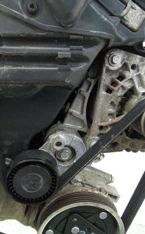 кронштейн генератора Renault Duster 1 поколение 2011, 1.5 л., дизель, МКПП