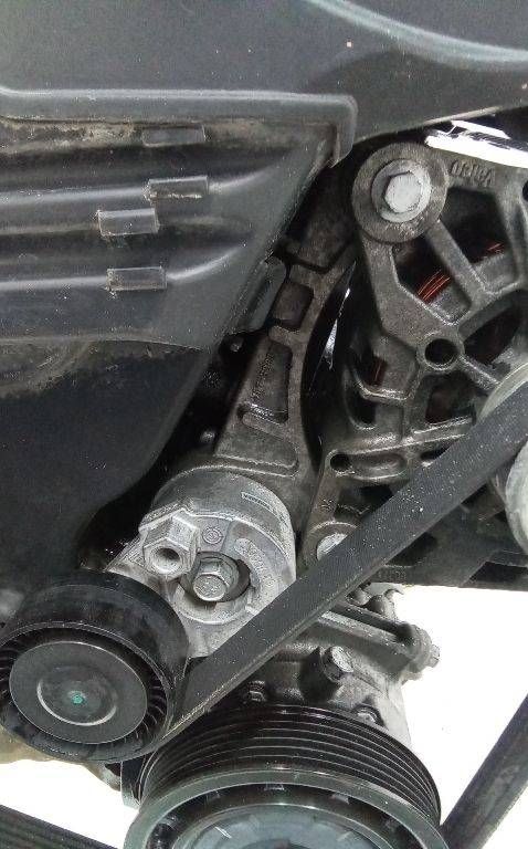 кронштейн генератора Renault Megane 3 поколение 2012, 1.5 л., дизель, МКПП, 8200669494
