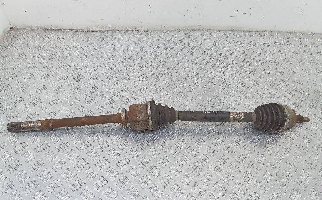 полуось передняя правая (приводной вал, ШРУС) Renault Laguna 3 поколение 2011, 2.0 л., дизель, 8200618168