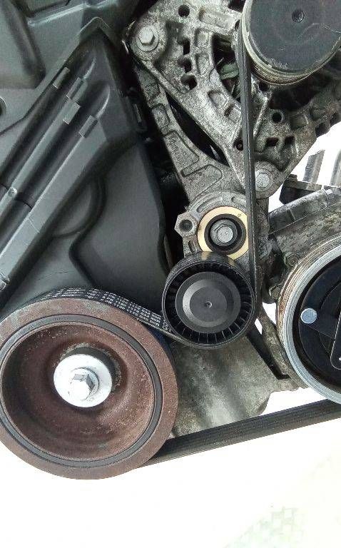 кронштейн генератора Renault Megane 3 поколение 2011, 1.5 л., дизель, МКПП, 8200669494