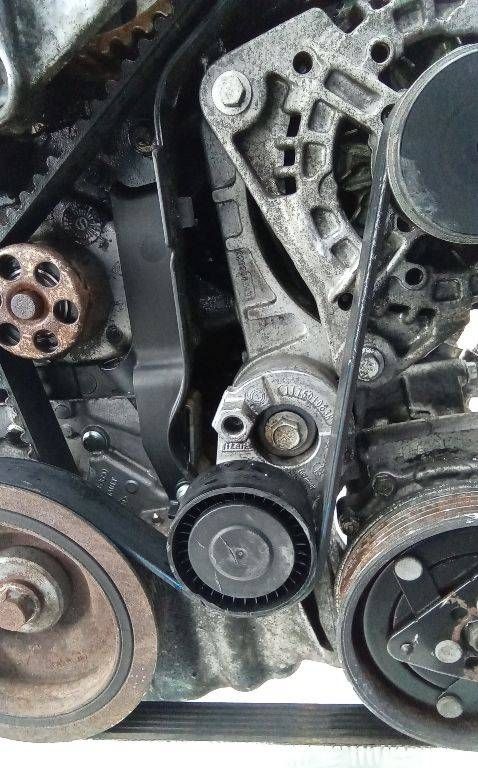 кронштейн генератора Renault Megane 3 поколение 2011, 1.5 л., дизель, МКПП, 8200669494