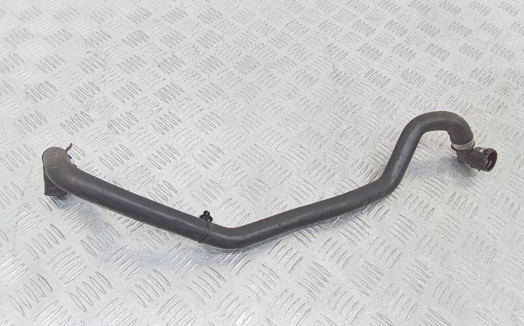 патрубок радиатора Mercedes-Benz A-Класс W176 2013, 2.0 л., бензин, A2468303396