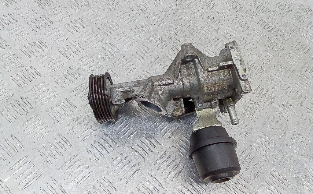 помпа Mercedes-Benz A-Класс W176 2013, 2.0 л., бензин, A2702000601