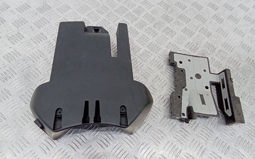 кожух рулевой колонки Renault Laguna 3 поколение 2010, 484720001R
