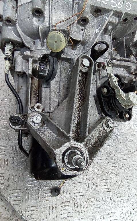 кронштейн КПП Renault Megane 2 поколение 2005, 1.6 л., бензин, МКПП, 8200043084