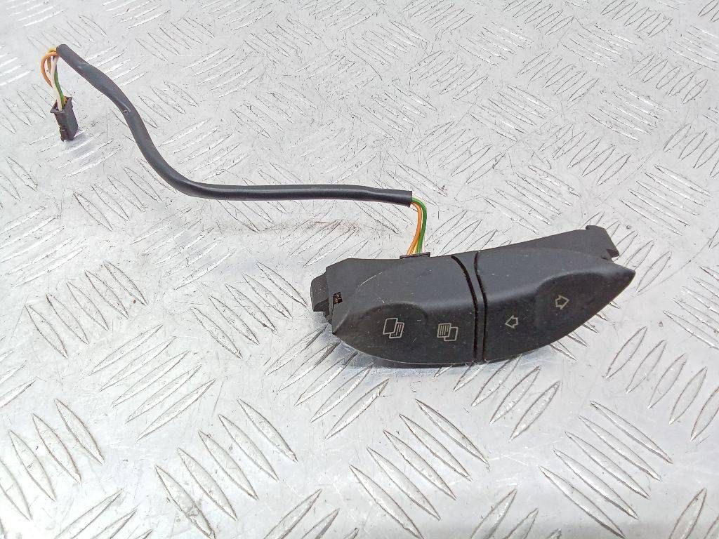 кнопки управления на руле Mercedes-Benz Sprinter 2 поколение (W906) 2010, A9068200010