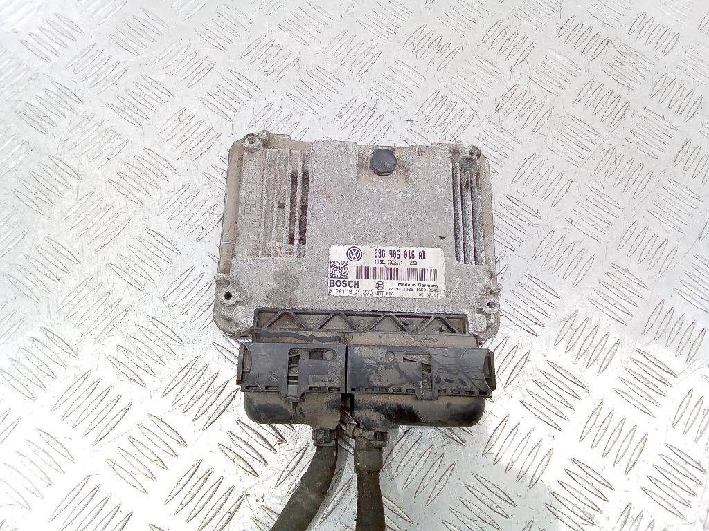 блок управления двигателем Volkswagen Jetta 5 поколение 2005, 1.9 л., дизель, 03G906016