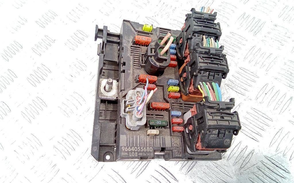 блок предохранителей Citroen C4 Picasso 1 поколение 2007, 9664055680