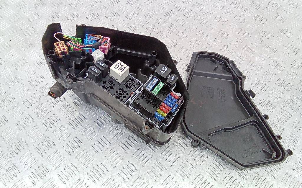 блок предохранителей Porsche Cayenne 955 2007, 7L0010338