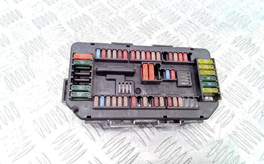 блок предохранителей BMW 1 серия F20/F21 2013, 922487904