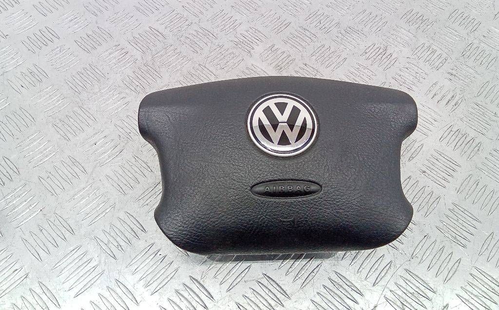 подушка безопасности водителя Volkswagen Golf 4 поколение 2002, 3B0880201