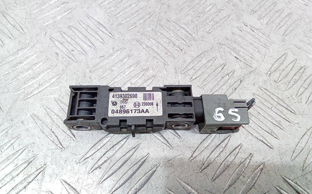 датчик удара Jeep Commander 1 поколение 2006, 04896173AA