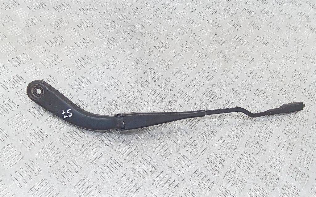 щеткодержатель (поводок стеклоочистителя, дворник) BMW 1 серия F20/F21 2013, 723951905