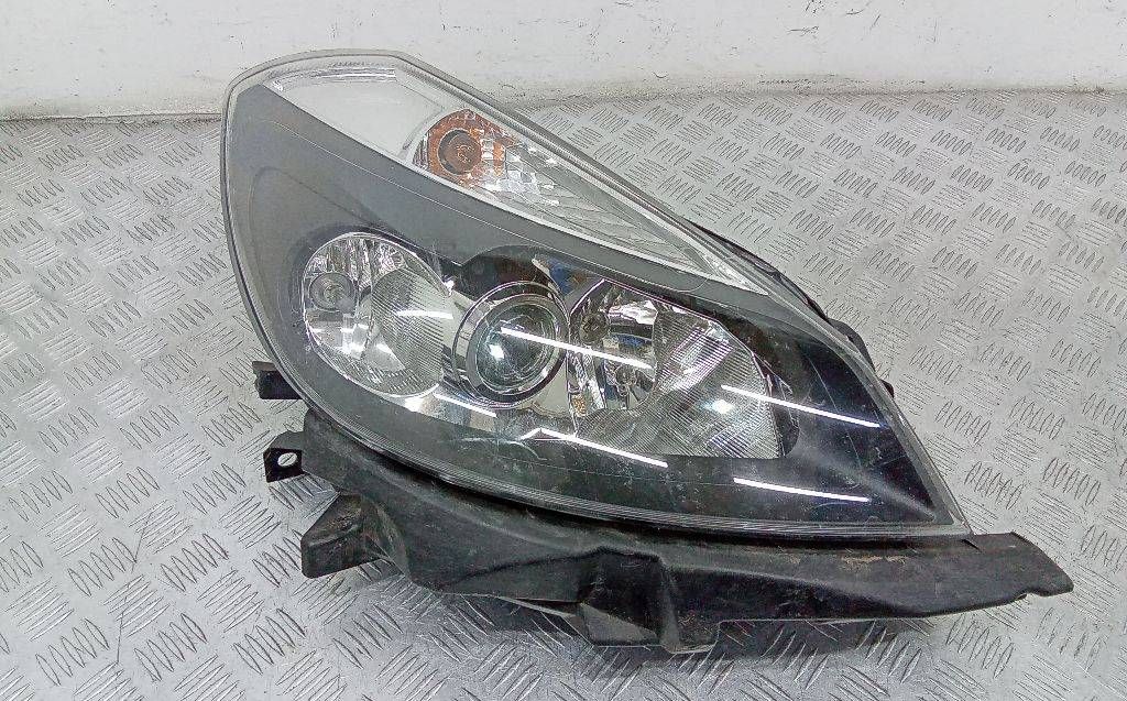 фара правая Renault Clio 3 поколение 2009, 8200865604