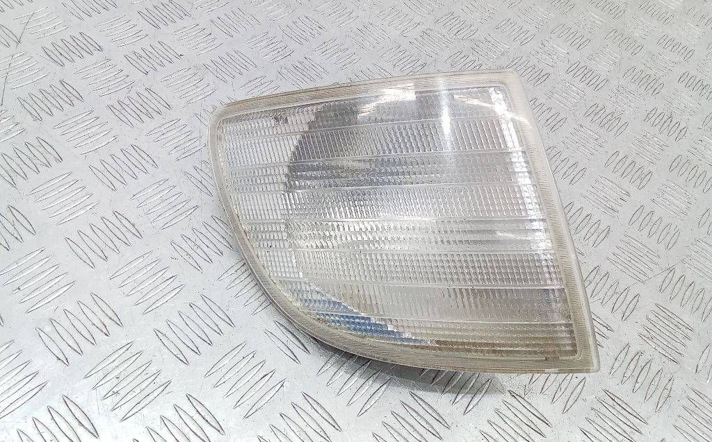 поворотник правый Mercedes-Benz Vito W638 2002