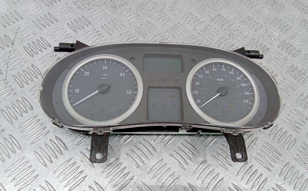 щиток приборов (приборная панель) Opel Vivaro A [рестайлинг] 2012, 8201297597