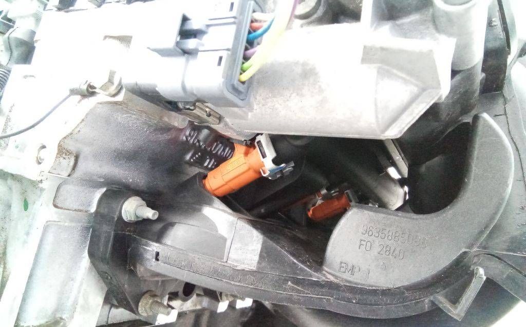 топливная рампа Peugeot 307 1 поколение 2004, 1.6 л., бензин, АКПП