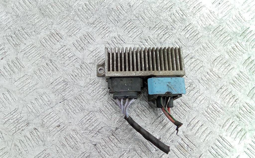реле накала свечей Renault Kangoo 2 поколение 2012, 1.5 л., дизель, МКПП, 8200558438