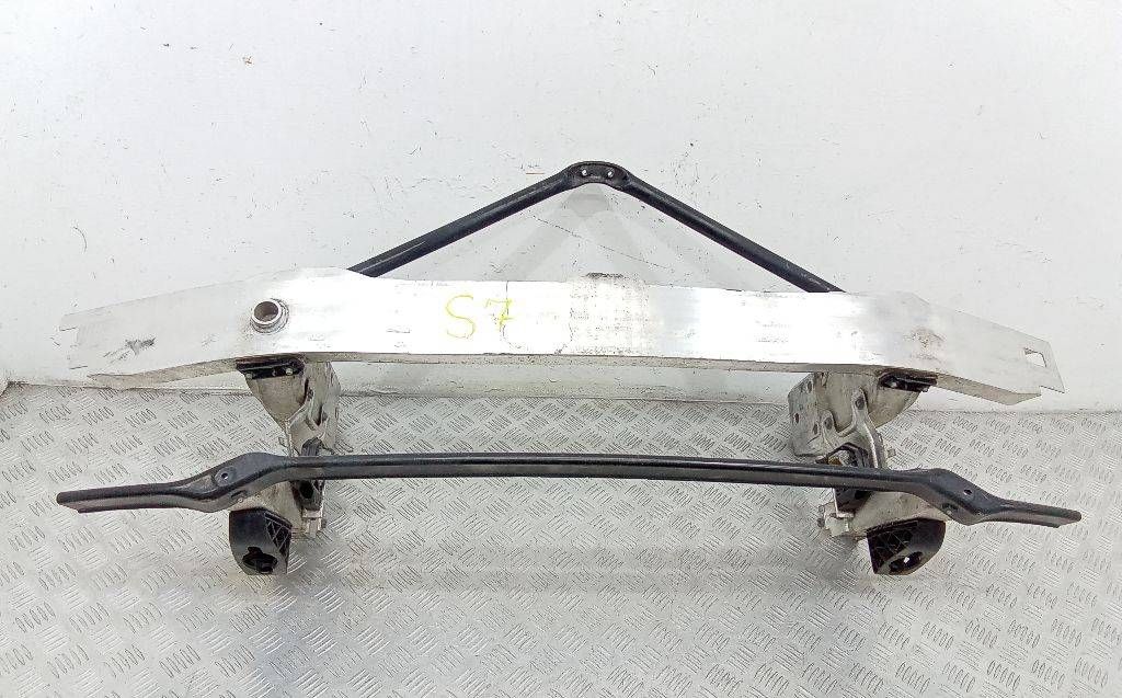 усилитель бампера переднего BMW 1 серия F20/F21 2013, 1.6 л., дизель, 51117255393