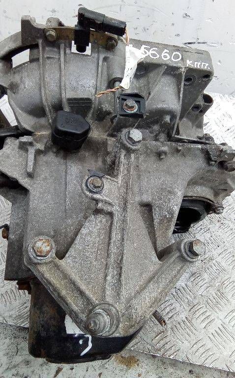 кронштейн КПП Renault Clio 2 поколение 2001, 1.4 л., бензин, МКПП, 7700434671