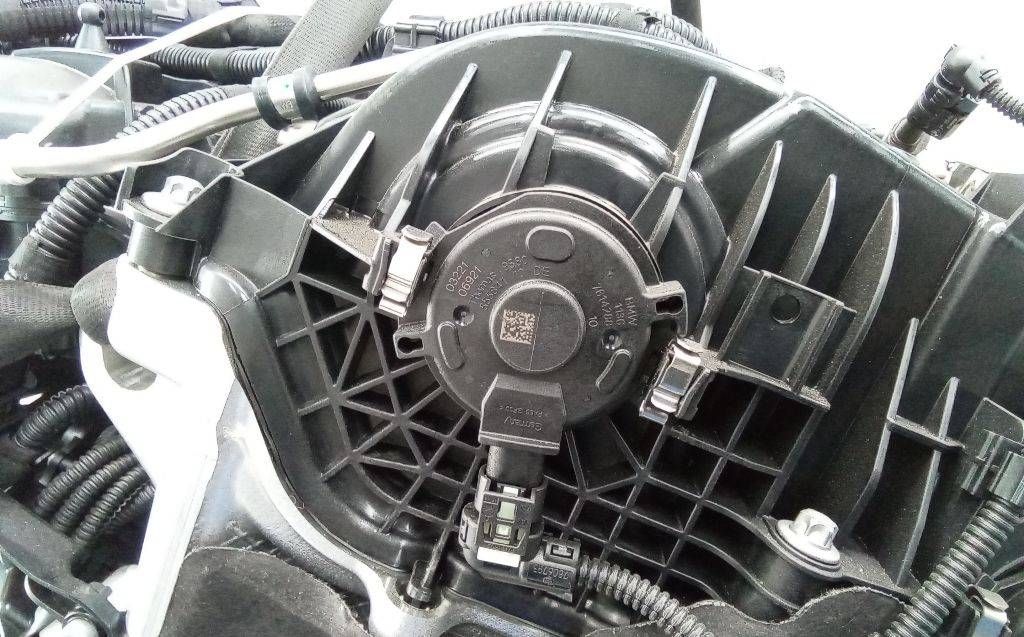 Клапан фазорегулятора BMW 5 серия G30/G31 2020, 2.0 л., бензин, АКПП, 55584110