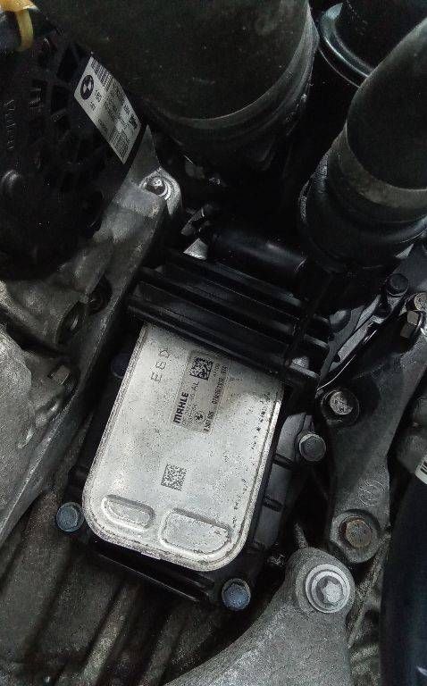 теплообменник масляного фильтра BMW 1 серия F20/F21 2013, 1.6 л., дизель, МКПП, 70377354