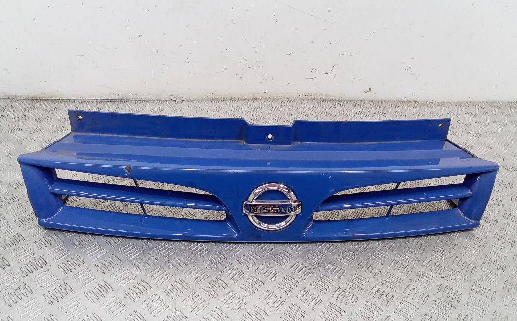 решетка радиатора Nissan Primastar 1 поколение 2004, 8200137047