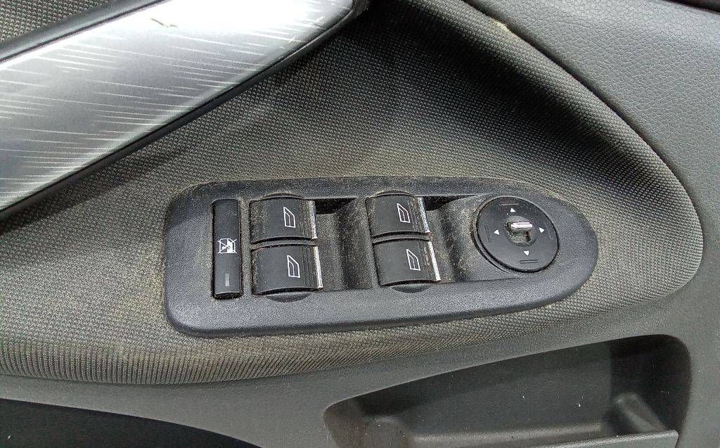 блок управления стеклоподъемниками Ford C-Max 1 поколение [рестайлинг] 2008