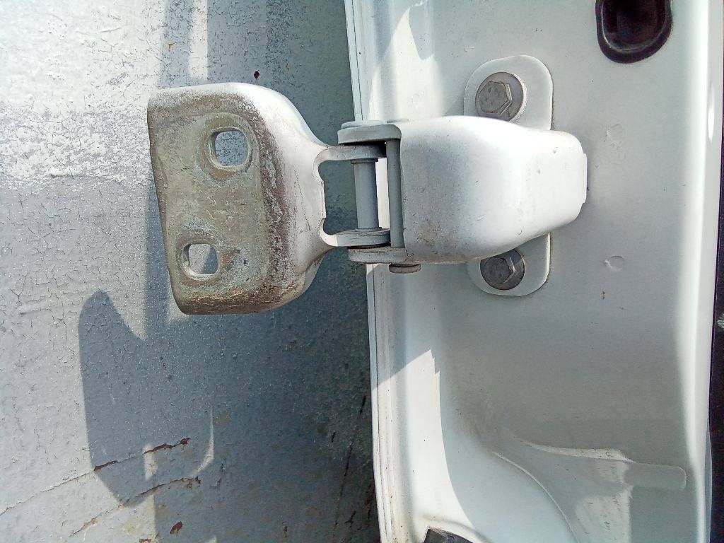петля двери Opel Vivaro B 2016, 804005400R
