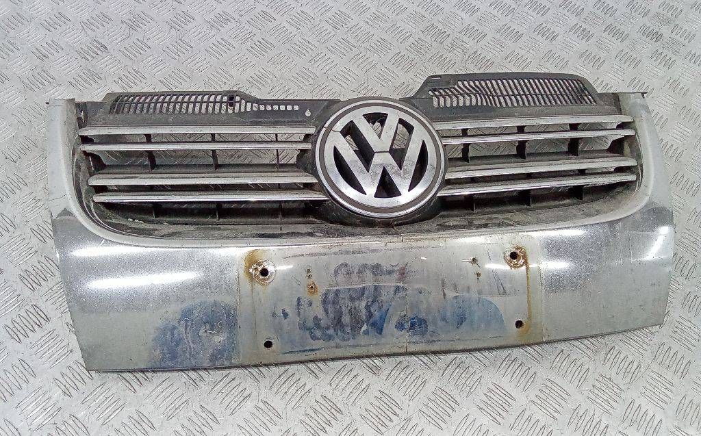 решетка радиатора Volkswagen Jetta 5 поколение 2005, 1K5853651